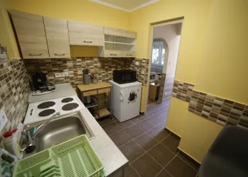 Különálló konyha - Fónagy Apartmanok és Grill Műhely