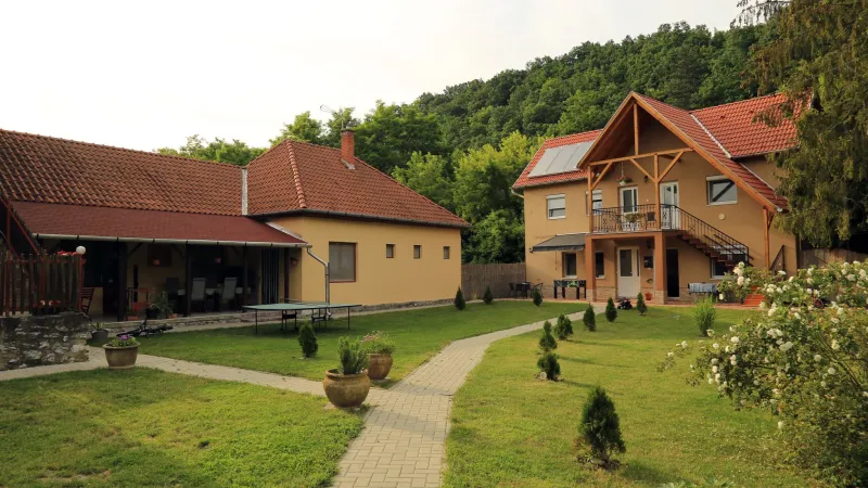 Fónagy Apartmanok és Grill Műhely - Lapozó 0